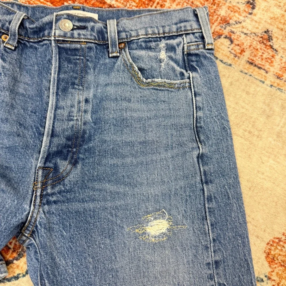 Levis Altered 501 Skinny Jeans Medium Wash Distressed High‎ Rise W29 L28
